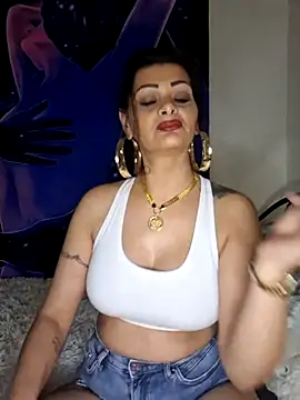 Pillango1212 online show from 12/16/25, 06:01