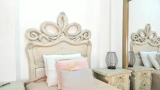 michell blakke online show from 12/05/25, 11:42