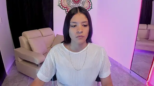 Candy fox 19 online show from 03/23/26, 02:17