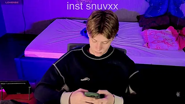 Snapshot of LouieEvans chatting on 10/02/25, 12:58 LouieEvans online show from 10/02/25, 12:58