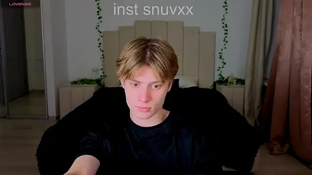 Snapshot of LouieEvans chatting on 10/29/25, 09:25 LouieEvans online show from 10/29/25, 09:25