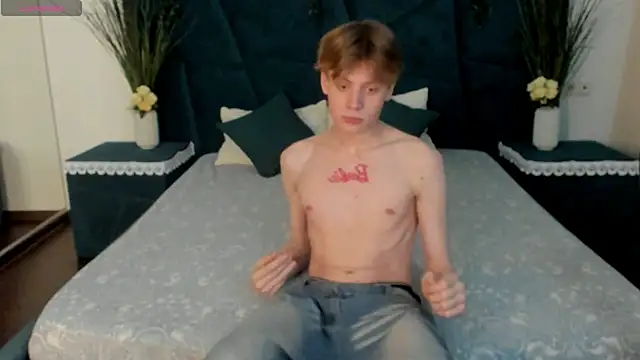 Snapshot of LouieEvans chatting on 12/18/25, 09:18 LouieEvans online show from 12/18/25, 09:18