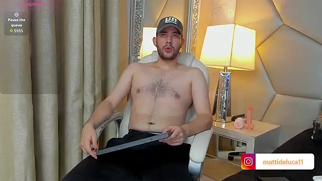 Snapshot of matti_de_lucaa chatting on 09/19/25, 05:50 matti de lucaa online show from 09/19/25, 05:50