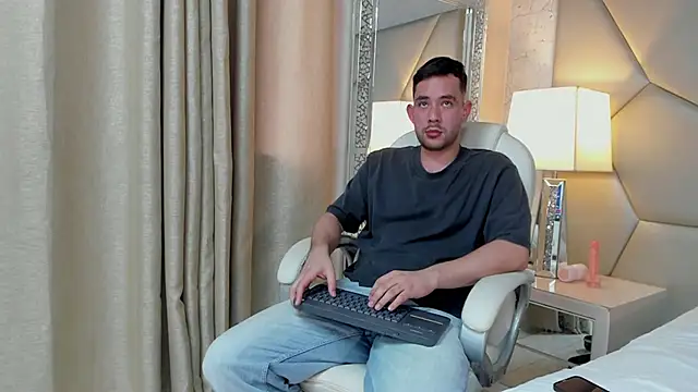 Snapshot of matti_de_lucaa chatting on 10/03/25, 06:09 matti de lucaa online show from 10/03/25, 06:09