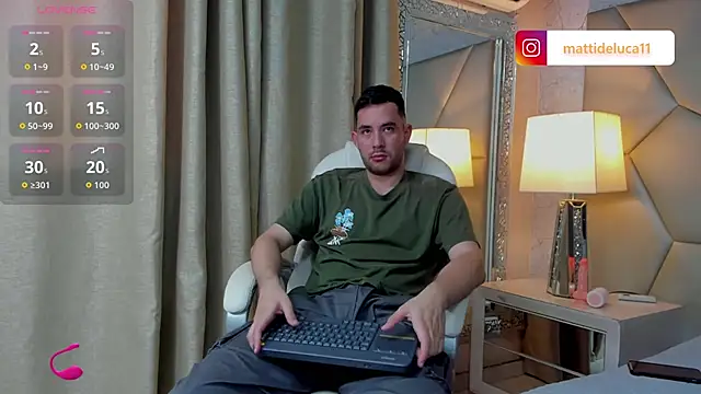 Snapshot of matti_de_lucaa chatting on 09/23/25, 05:42 matti de lucaa online show from 09/23/25, 05:42
