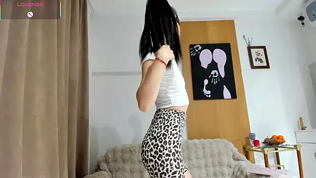 dark summer online show from 12/18/25, 02:43