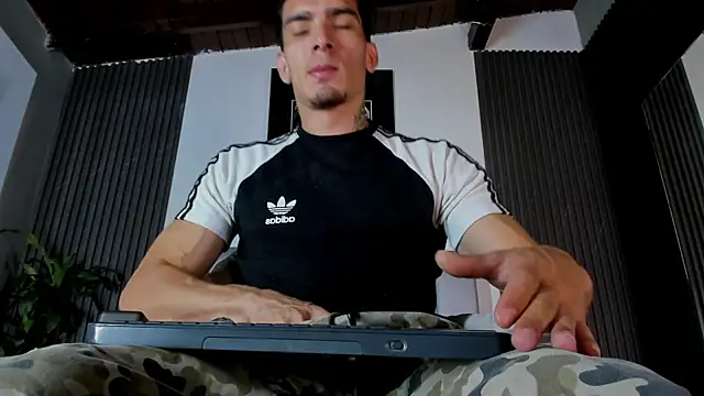 John Apolo1 online show from 09/17/25, 02:52