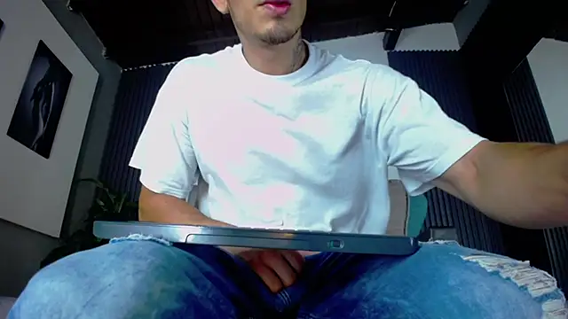 John Apolo1 online show from 09/15/25, 11:32