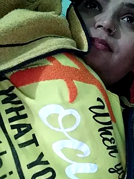 Snapshot of Hot-Pooja25 chatting on 01/05/26, 05:27 Hot-Pooja25 online show from 01/05/26, 05:27