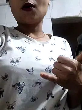 Snapshot of Hot-Pooja25 chatting on 09/30/25, 04:07 Hot-Pooja25 online show from 09/30/25, 04:07