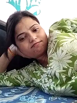 Hot-Pooja25 online show from 04/19/26, 03:18