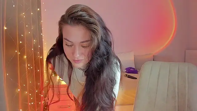 MiaKhallirae online show from 12/15/25, 02:12