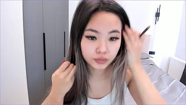 Maakimita online show from 10/16/25, 07:27