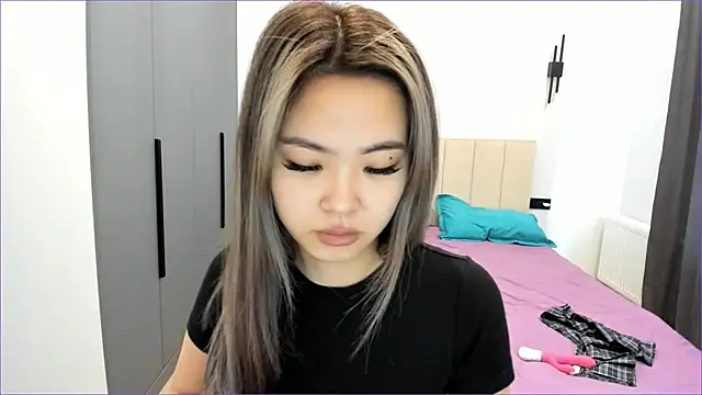 Maakimita online show from 10/28/25, 07:51