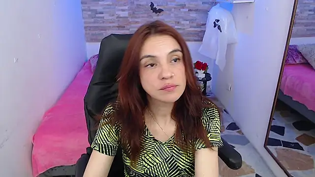 KendallWood  online show from 10/31/25, 02:02