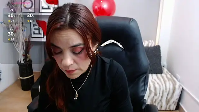 KendallWood  online show from 12/18/25, 08:56