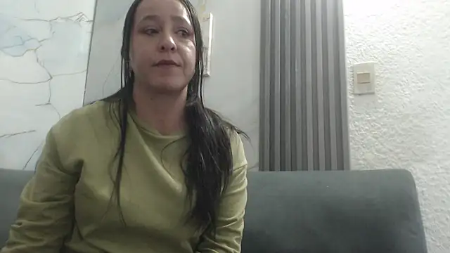 MelissaCooper   online show from 09/15/25, 08:31
