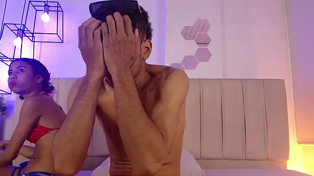 hot people1 online show from 03/28/26, 02:07