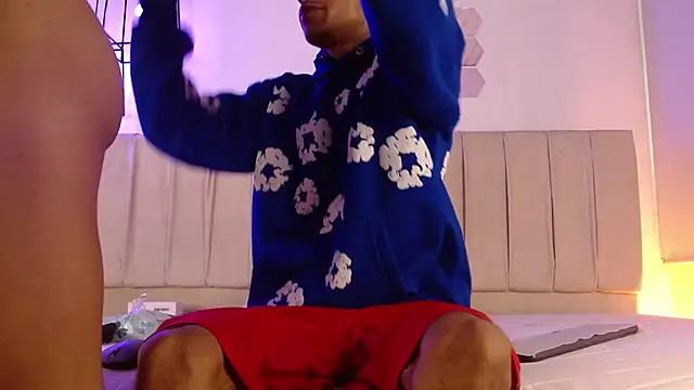 hot people1 online show from 03/31/26, 01:35