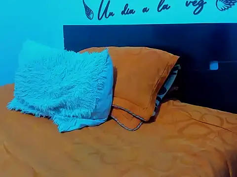 Allison 21  online show from 10/22/25, 04:23