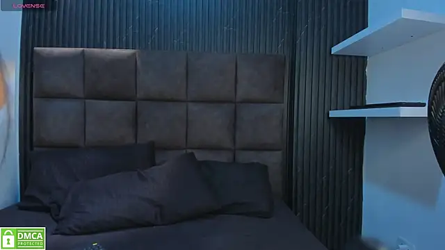 Sussy Vixen online show from 01/08/26, 04:07