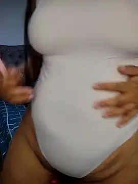 ellafrost-1 online show from 10/24/25, 03:11