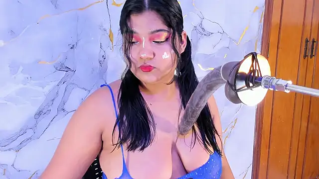 mysticlatina1 online show from 04/15/26, 11:49