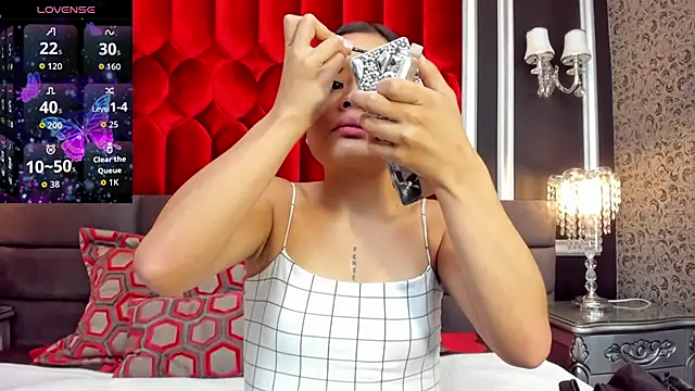 SharonBonet online show from 12/19/25, 11:23