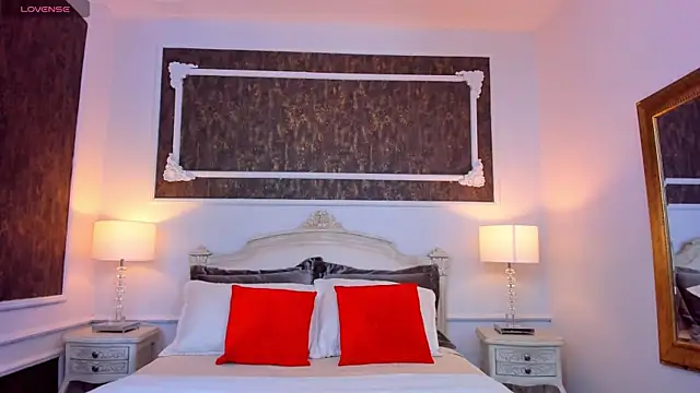 SharonBonet online show from 10/27/25, 01:56