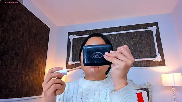 SharonBonet online show from 10/28/25, 11:20