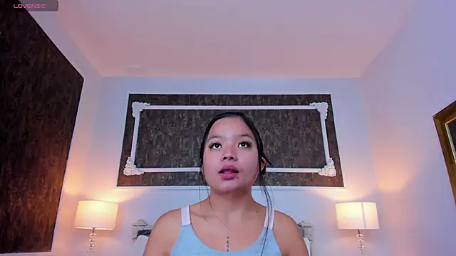Snapshot of SharonBonet chatting on 09/17/25, 05:26 SharonBonet online show from 09/17/25, 05:26