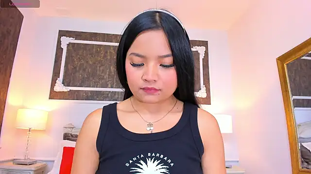 SharonBonet online show from 10/26/25, 02:17