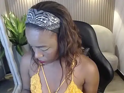 Snapshot of ebony_rose_tf chatting on 10/16/25, 08:50 ebony rose tf online show from 10/16/25, 08:50