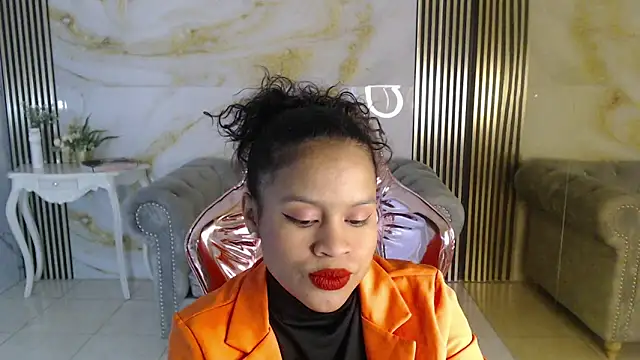 Snapshot of catalina5_s chatting on 02/23/26, 01:01 catalina5 s online show from 02/23/26, 01:01