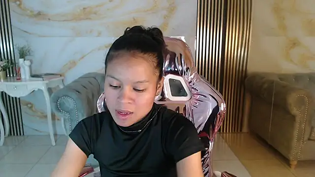 Snapshot of catalina5_s chatting on 01/11/26, 01:07 catalina5 s online show from 01/11/26, 01:07