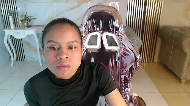 Snapshot of catalina5_s chatting on 02/25/26, 01:11 catalina5 s online show from 02/25/26, 01:11