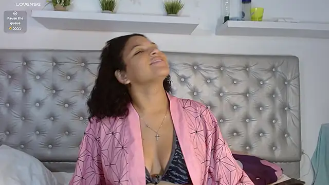 Snapshot of lulu_lovee chatting on 10/06/25, 03:29 lulu lovee online show from 10/06/25, 03:29