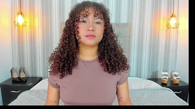 Snapshot of Sofiapassionne chatting on 07/16/26, 01:30 Sofiapassionne online show from 07/16/26, 01:30