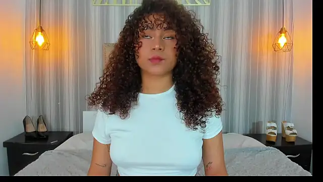 Snapshot of Sofiapassionne chatting on 07/15/26, 01:29 Sofiapassionne online show from 07/15/26, 01:29