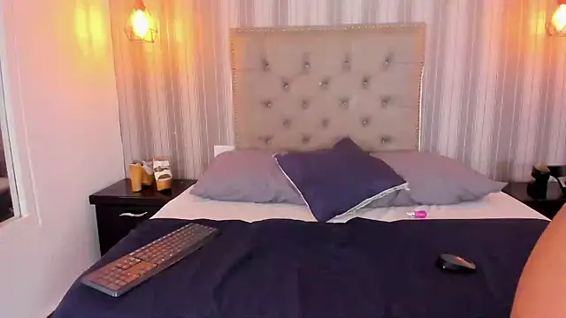 Sofiapassionne online show from 10/17/25, 12:40