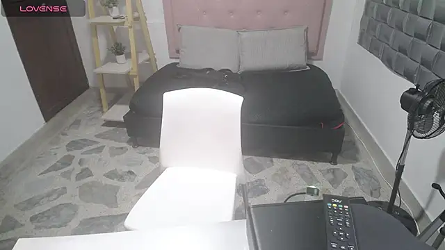 Dulce  Lovee online show from 12/01/25, 10:21