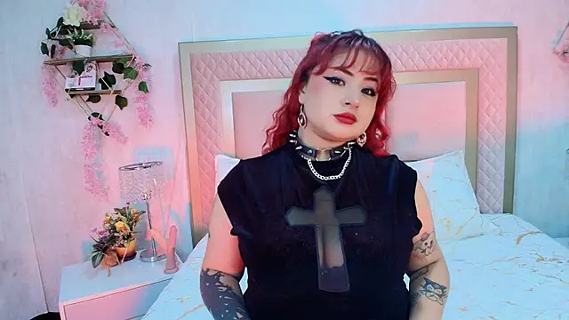 Snapshot of RavenVamp chatting on 10/16/25, 04:43 RavenVamp online show from 10/16/25, 04:43