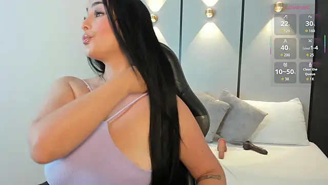 Snapshot of ashly_moonn chatting on 06/30/26, 12:16 ashly moonn online show from 06/30/26, 12:16