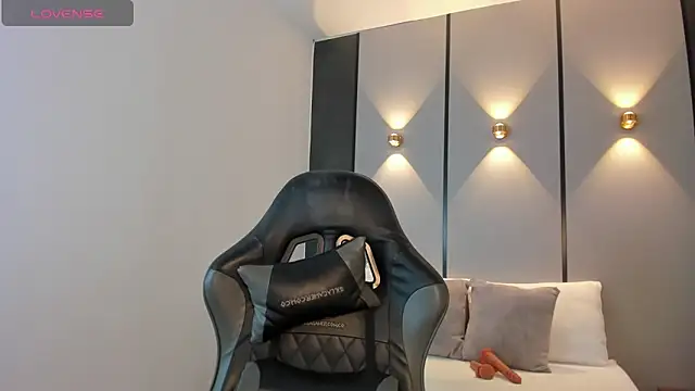 ashly moonn online show from 02/09/26, 12:14