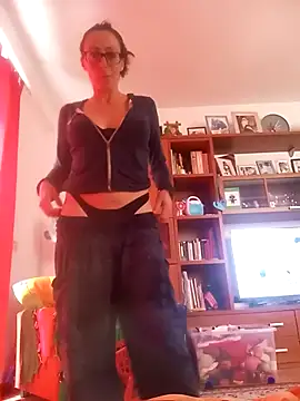 Snapshot of Astrid3 chatting on 10/05/25, 12:07 Astrid3 online show from 10/05/25, 12:07