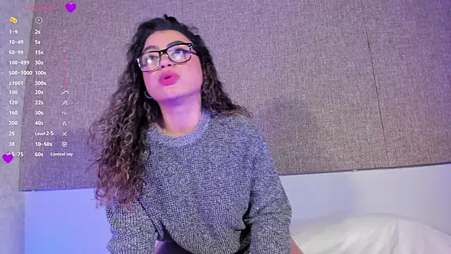 Snapshot of Salomeferreira_ chatting on 10/10/25, 04:52 Salomeferreira online show from 10/10/25, 04:52