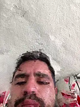 aalvaro98 online show from 11/30/25, 05:36