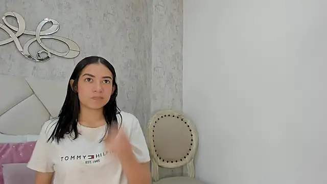 Snapshot of Skylerwhite02 chatting on 10/17/25, 07:48 Skylerwhite02 online show from 10/17/25, 07:48