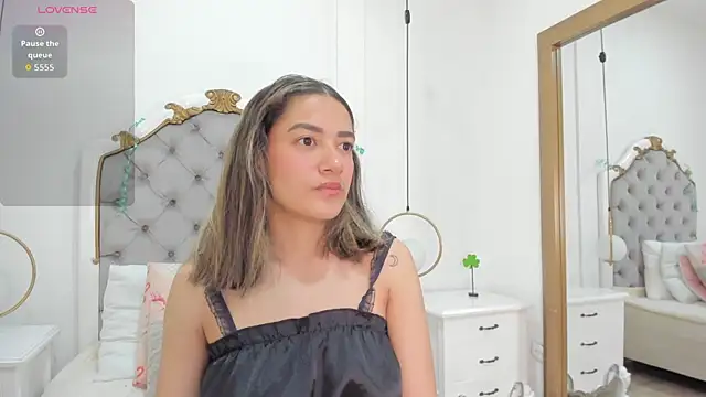 Skylerwhite02 online show from 03/17/26, 03:42