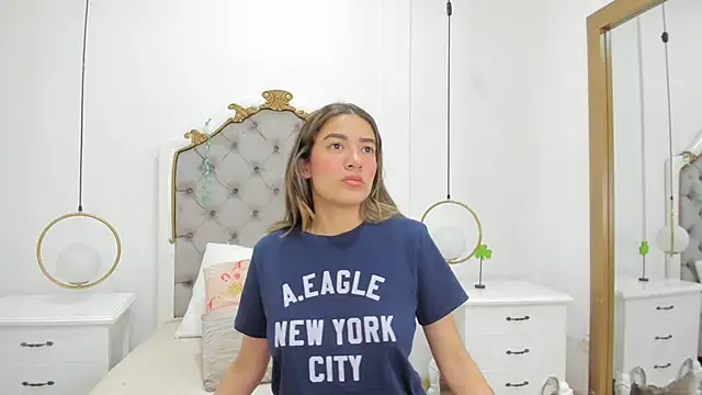 Skylerwhite02 online show from 03/18/26, 03:42